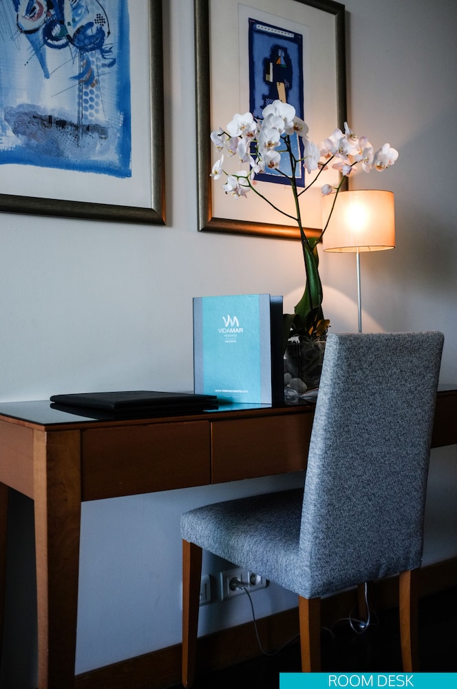 In-room business center