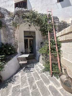 thumbnail: Exterior