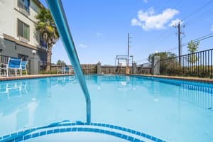 thumbnail: Outdoor pool
