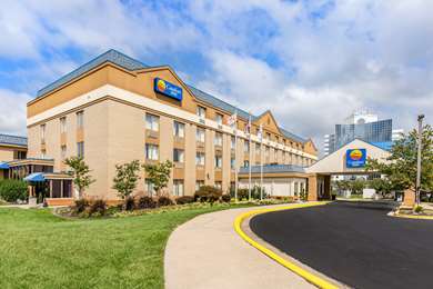 On-Site,Outdoor/Exterior,Exterior View of Building