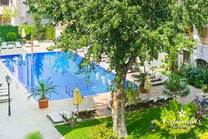 thumbnail: Outdoor pool