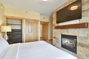 thumbnail: Dining room