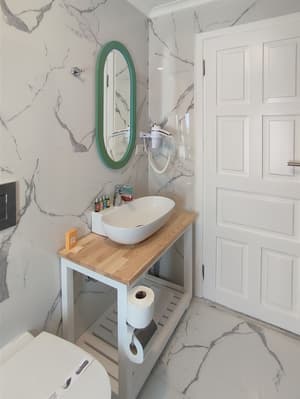 thumbnail: Bathroom