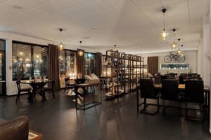 thumbnail: Restaurant