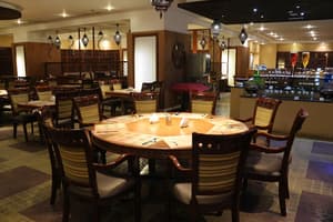 thumbnail: Family dining