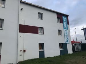 thumbnail: Front of property
