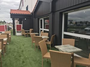 thumbnail: Outdoor dining