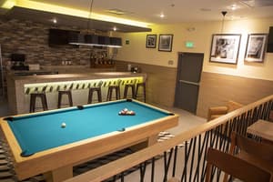 thumbnail: Bar (on property)