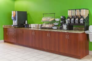thumbnail: Breakfast area