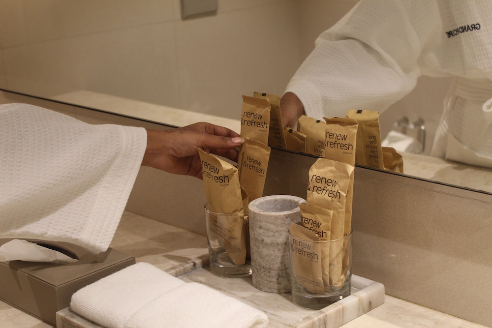 Bathroom amenities