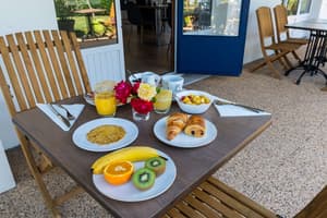 thumbnail: Food and drink