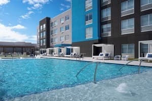 thumbnail: Outdoor pool