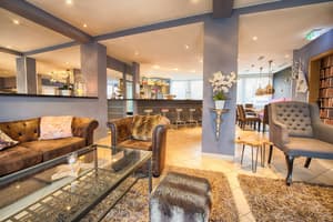 thumbnail: Bar (on property)