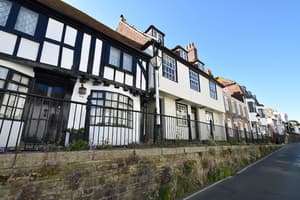 thumbnail: Front of property