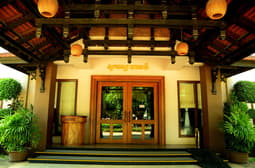 City River Hotel