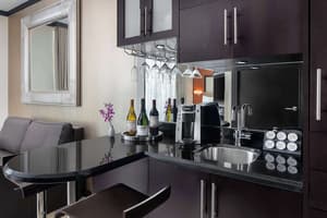 thumbnail: Bar (on property)