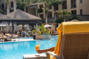 thumbnail: Poolside bar
