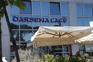 thumbnail: Bar (on property)