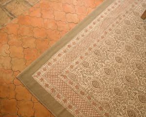 thumbnail: Interior detail