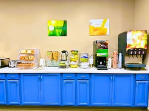 thumbnail: Breakfast area