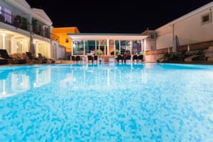 thumbnail: Outdoor pool