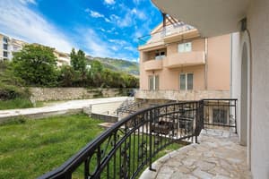 thumbnail: Balcony