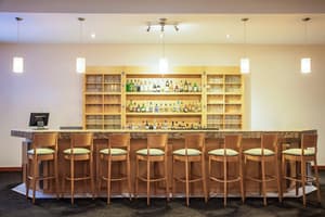 thumbnail: Bar (on property)
