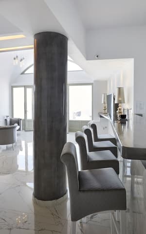 thumbnail: Lobby lounge