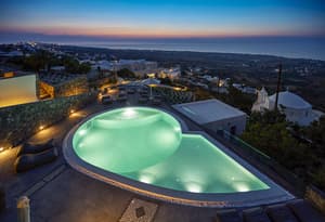 thumbnail: Outdoor pool