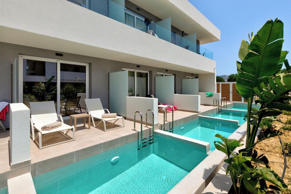 Private pool