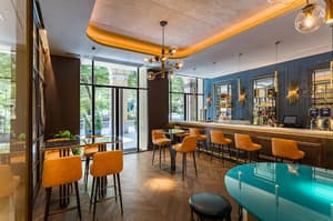 thumbnail: Bar (on property)