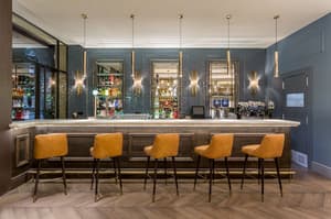 thumbnail: Bar (on property)