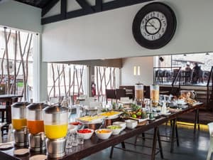 thumbnail: Breakfast area