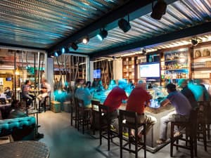 thumbnail: Bar (on property)