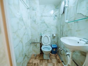 thumbnail: Bathroom amenities