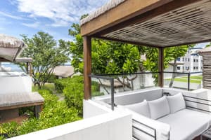 thumbnail: Balcony view