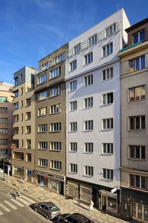 thumbnail: Front of property
