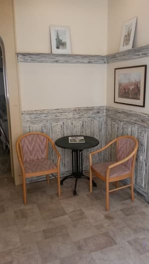 thumbnail: Bar (on property)