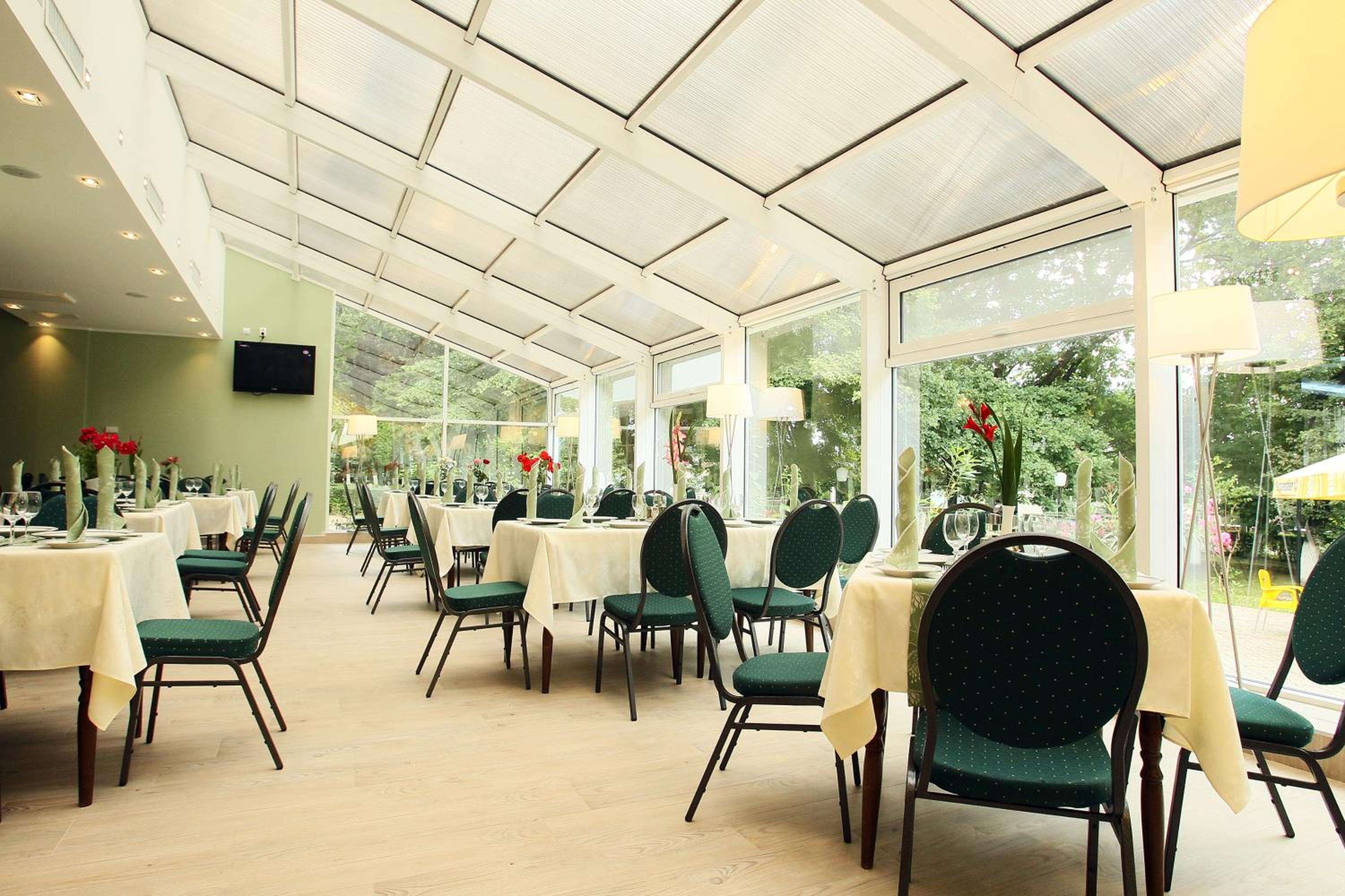 Restaurant-cafeteria