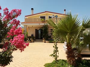 thumbnail: Exterior