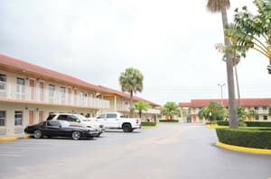 thumbnail: Exterior