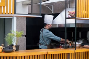thumbnail: Restaurant