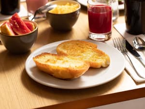 thumbnail: Breakfast area