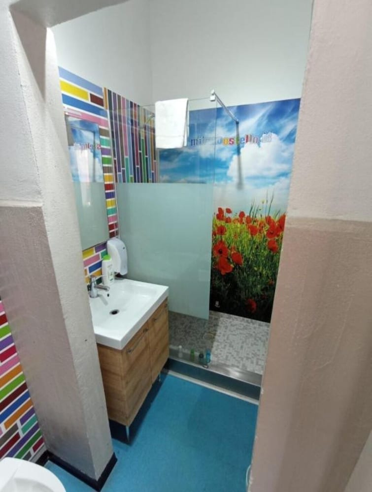 Bathroom shower