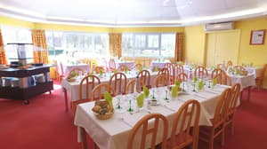 thumbnail: Restaurant