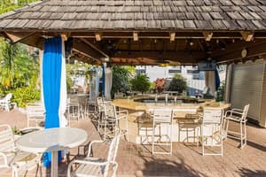 thumbnail: Bar (on property)