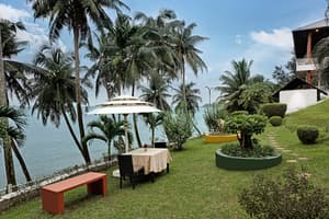 thumbnail: Garden view