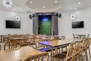 thumbnail: Bar (on property)