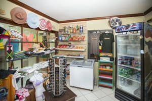 thumbnail: Gift shop