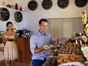 thumbnail: Restaurant